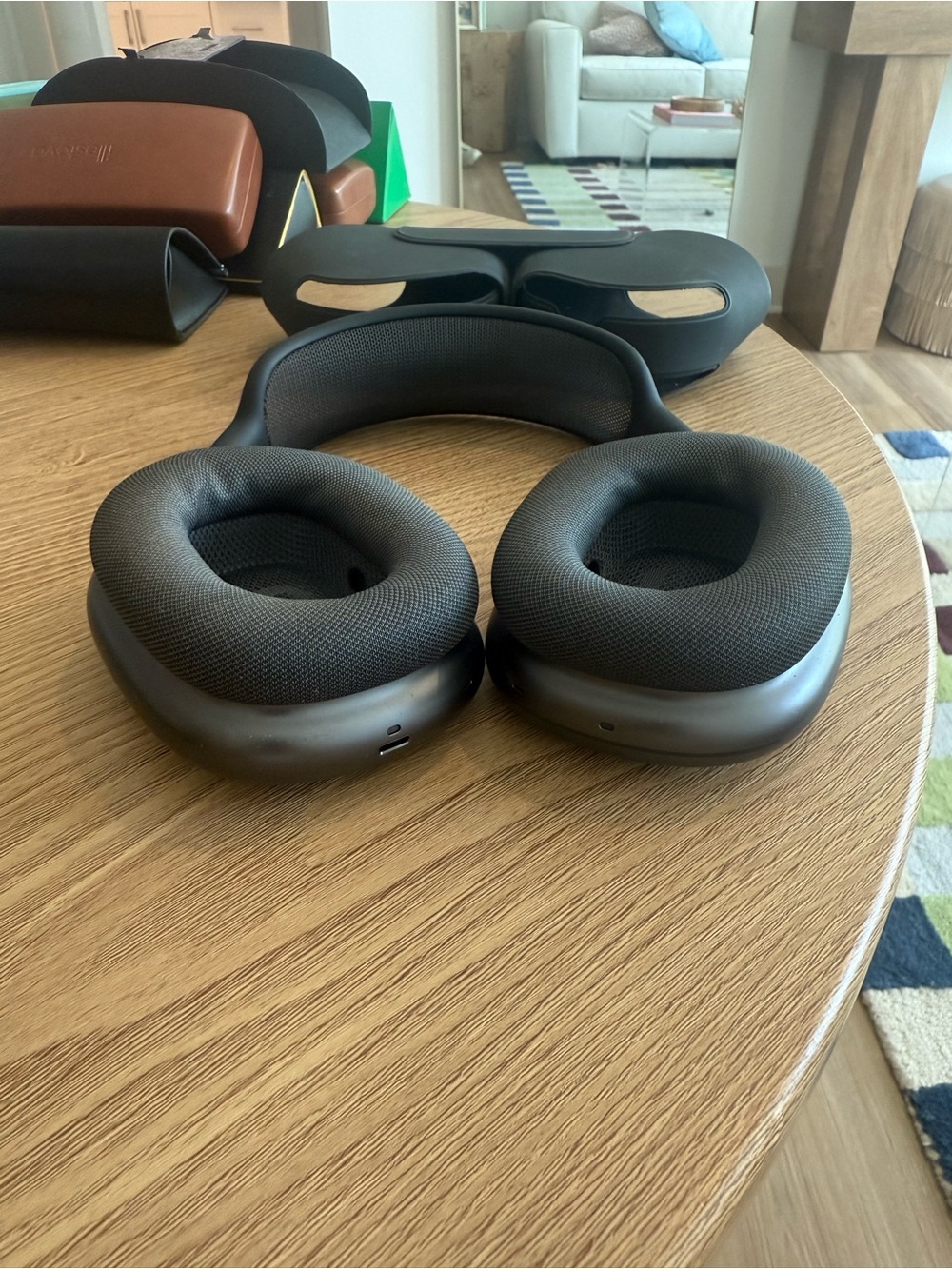 AirPod Maxes - Picture 3 of 3
